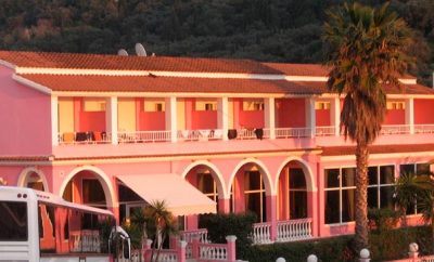 Pink Palace Beach Resort in Agios Gordios, Hotel Corfu