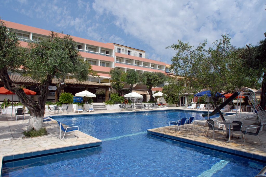 alexandros hotel perama слике